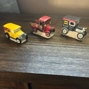 Vintage Coca Cola Town Square Collection. 3 trucks.